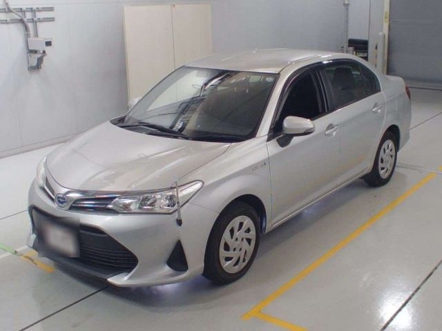 33389 Toyota Corolla axio NKE165 2018 г. (CAA Chubu)